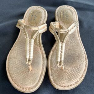 B.O.C. Born Concept Thong Sandals Size 7
